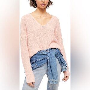 FREE PEOPLE FINDERS KEEPERS V NECK SWEATER in Nude Peach